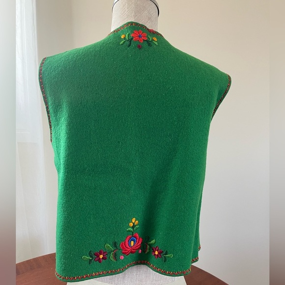 Vintage Hungary handmade embroidered floral vest small - Picture 6 of 11